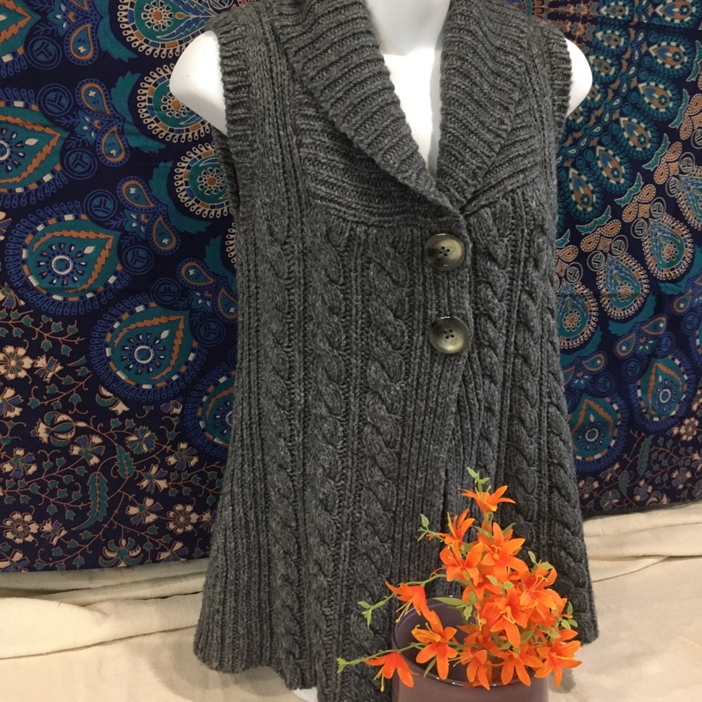 SALE!!! Eddie Bauer Gray Two-Button Cable Sweater Vest, Sz. Small - Picture 5 of 16